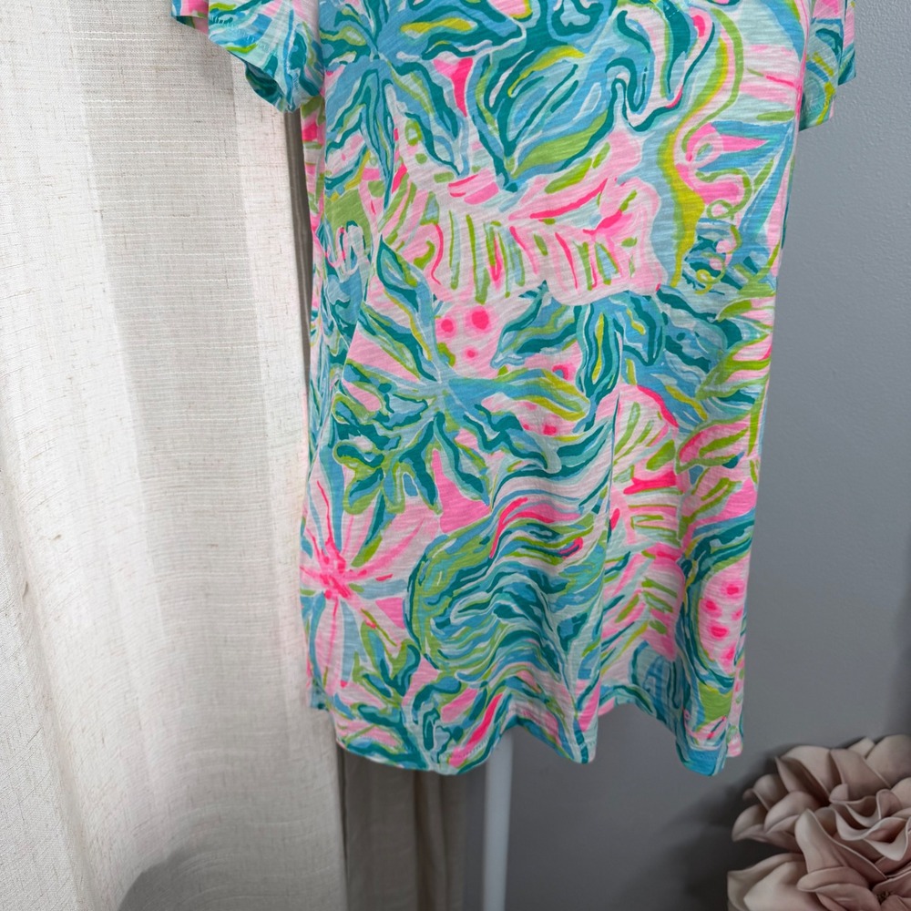Lilly‎ Pulitzer Etta V Neck T Shirt Short Sleeve One in a Melon Pink Blue Medium - Picture 7 of 10